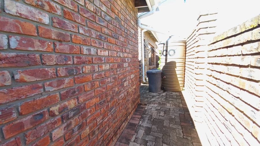 3 Bedroom Property for Sale in Strelitzia Park Eastern Cape